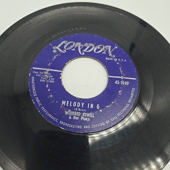 Calcutta / Melody In G Winifred Atwell and Her Piano 45 RPM Vinyl Record - Picture 4 of 4